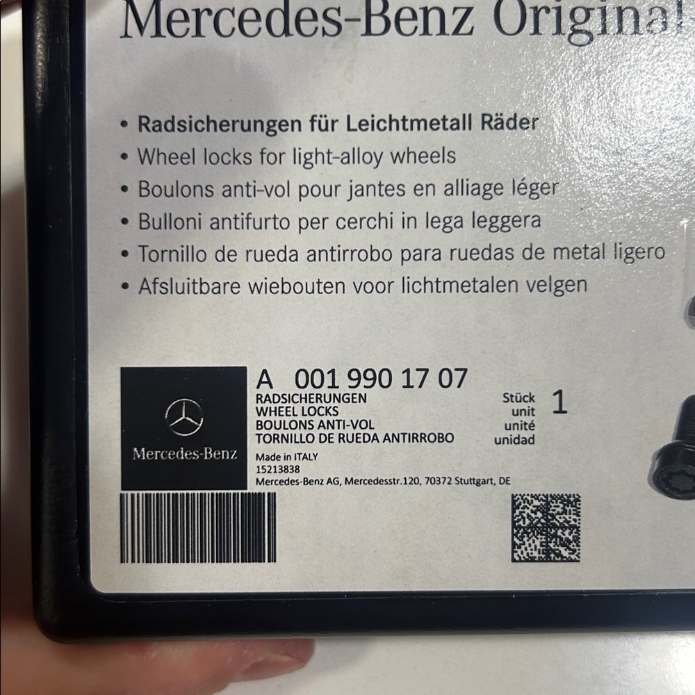 Mercedes-Benz Wheel Security Key Bolt Set - Picture 2 of 6